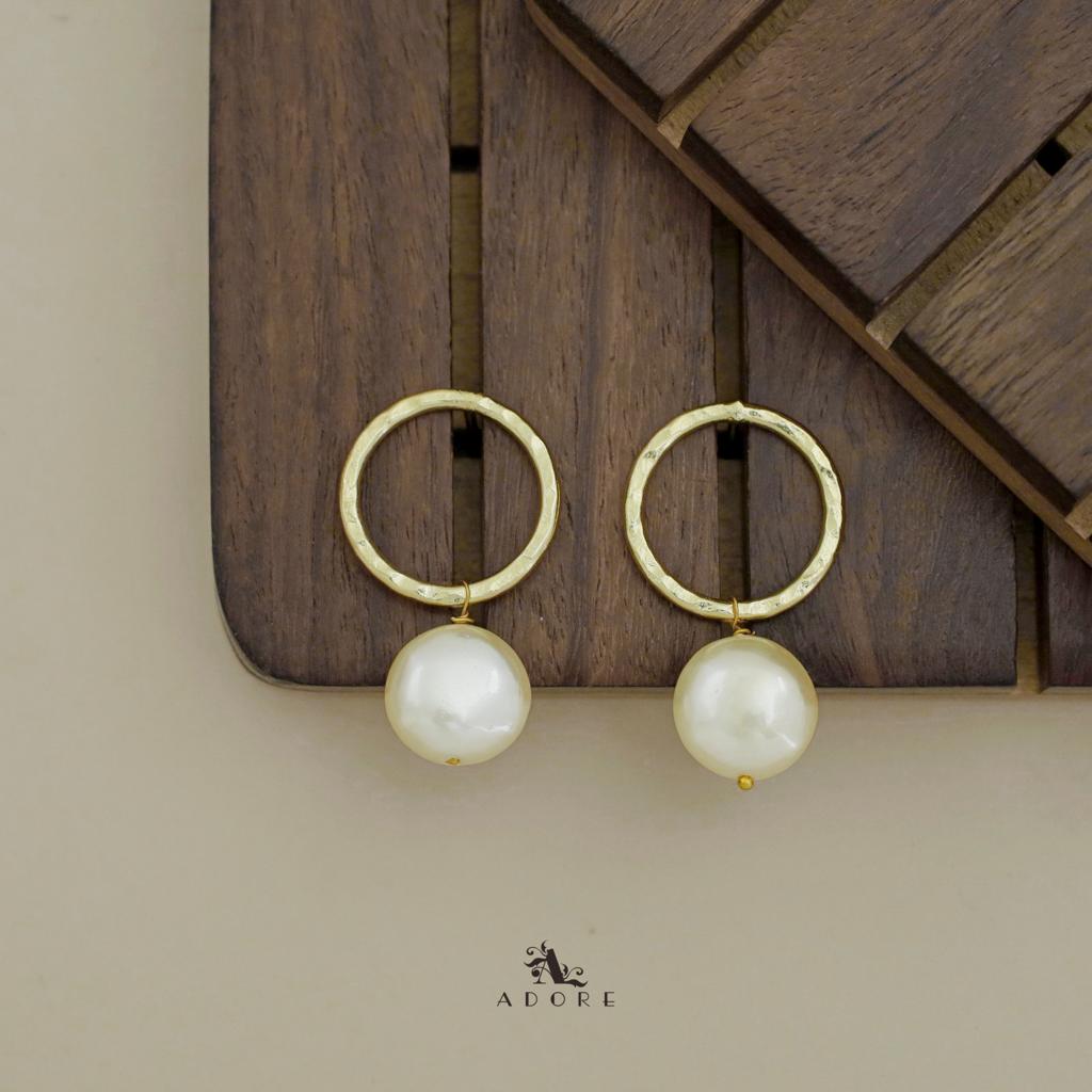 Hemira Hammered Circle Pearl Earring