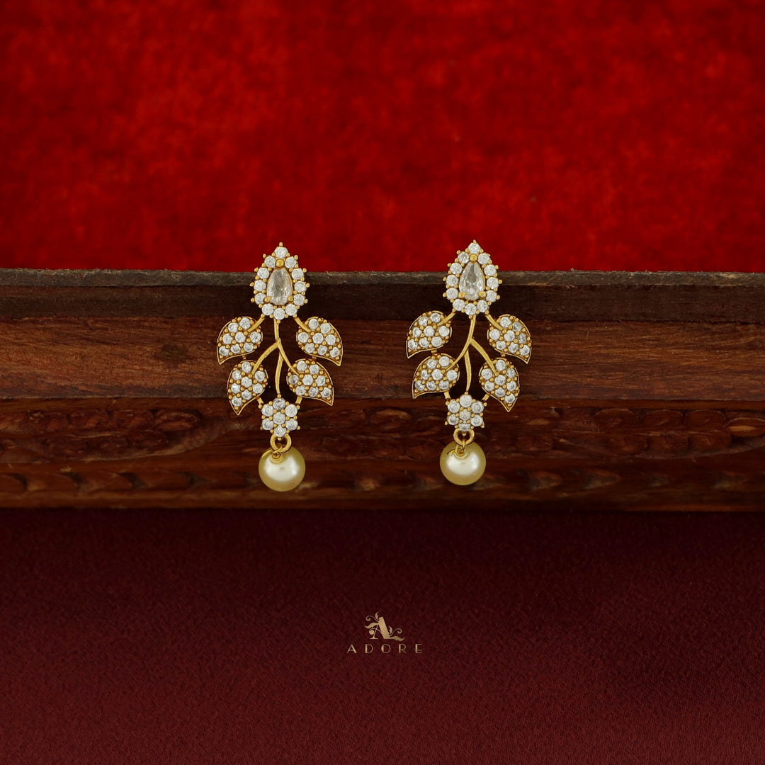 Isha Leafy Pearl Neckpiece With Earring