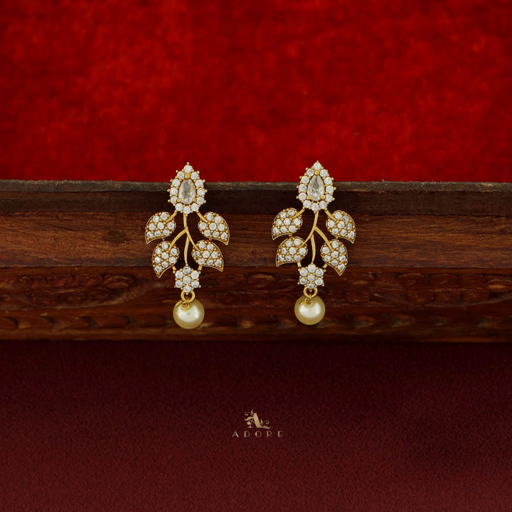 Isha Leafy Pearl Neckpiece With Earring