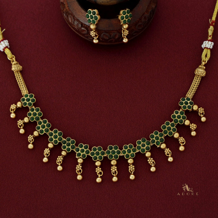 Varanya Pushpa Neckpiece with Earring