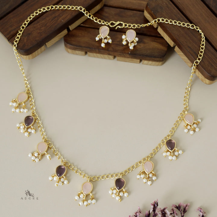 Elania Glossy Pearl Neckpiece With Earring