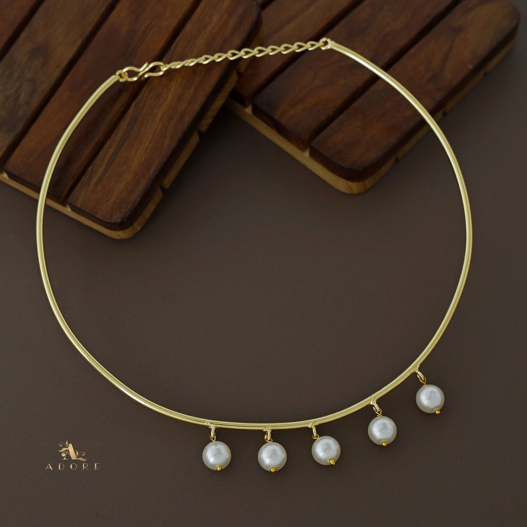 Golden 5 Pearl Neckcuff