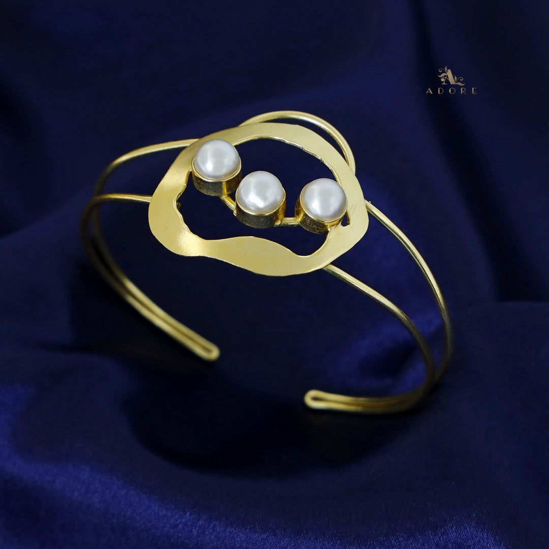 Tri Glossy Golden Vikruthika Bangle