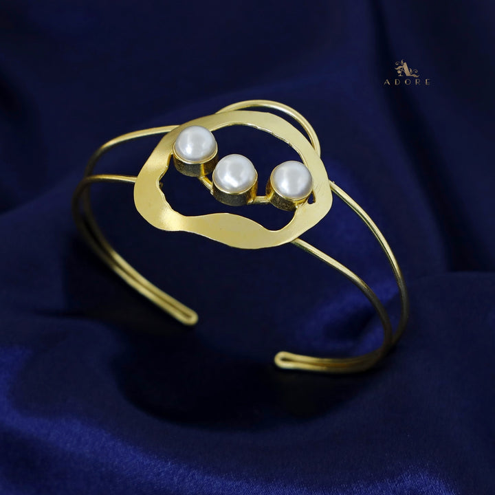 Tri Glossy Golden Vikruthika Bangle