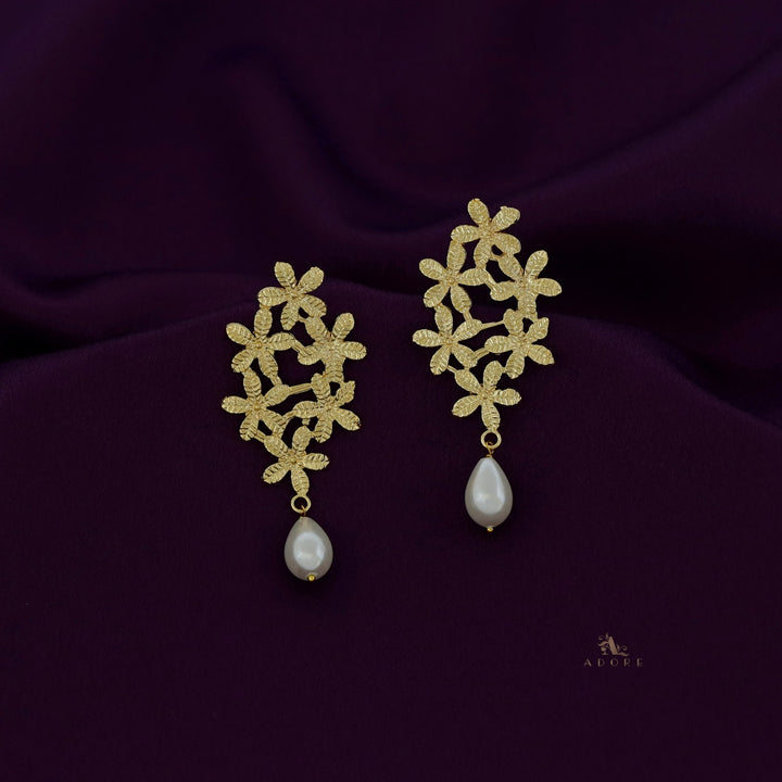 Textured Cluster Flower Pearl Earring