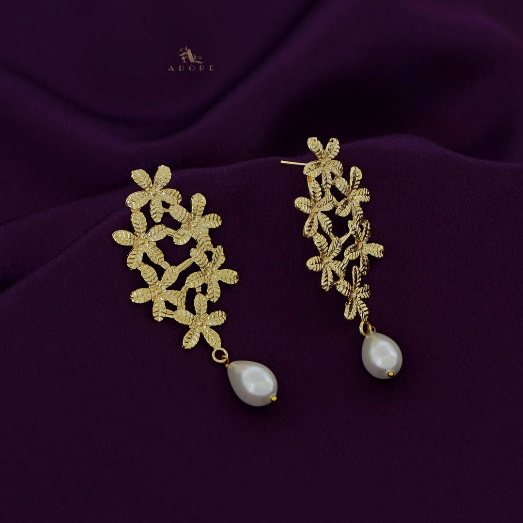 Textured Cluster Flower Pearl Earring