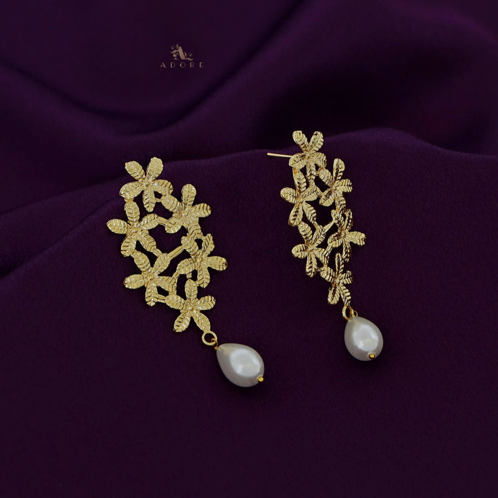 Textured Cluster Flower Pearl Earring