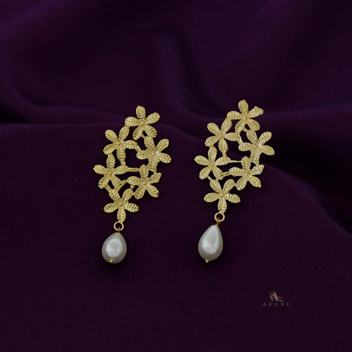 Textured Cluster Flower Pearl Earring