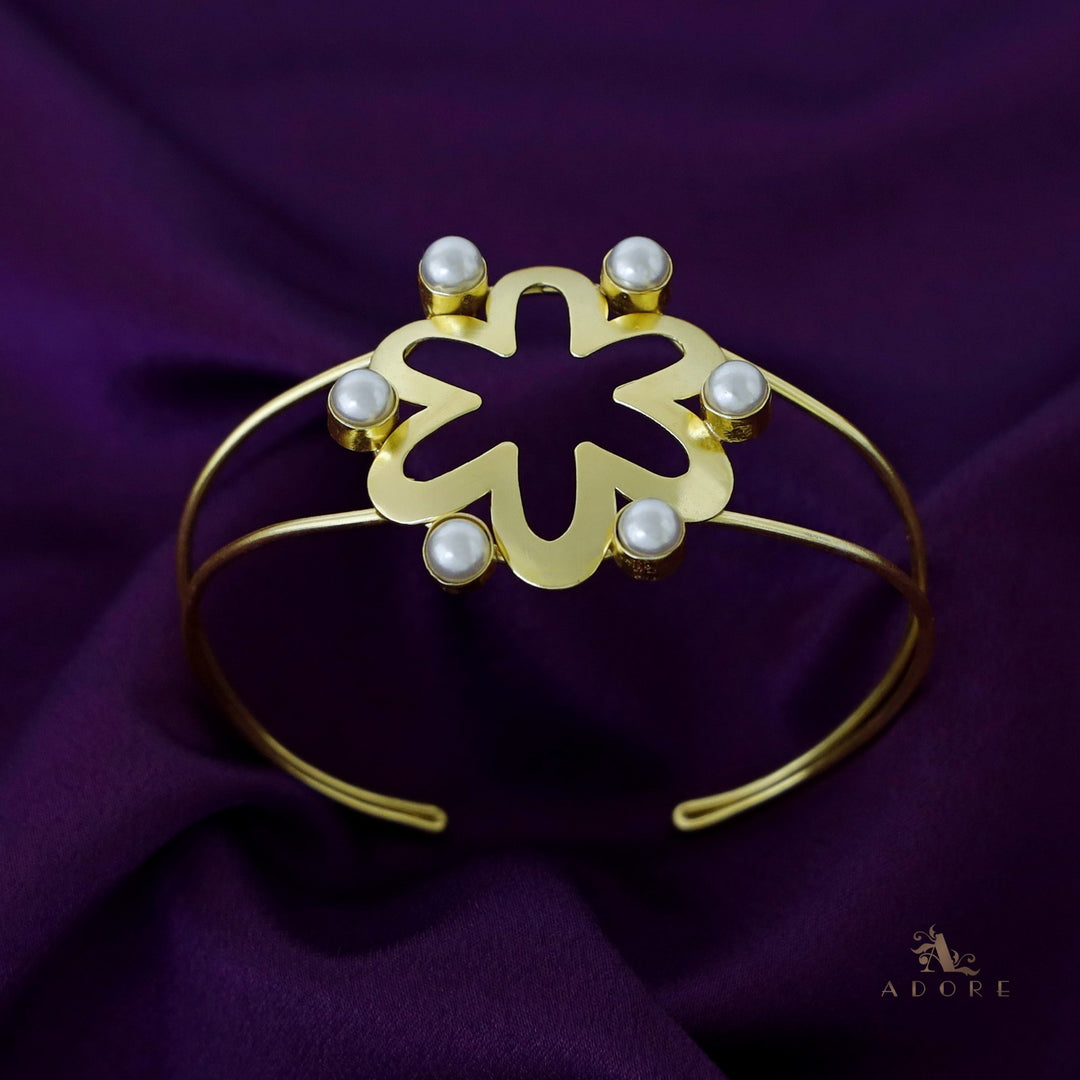 Golden Floral Pearl Bismaya Bangle