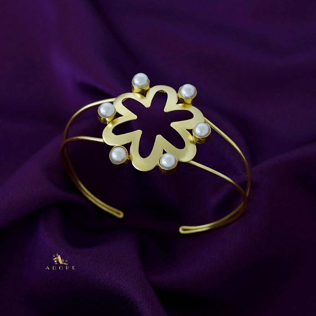 Golden Floral Pearl Bismaya Bangle