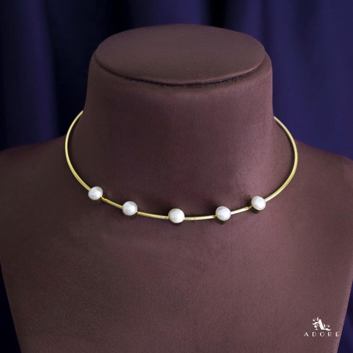 5 Pearl Golden Neck Cuff