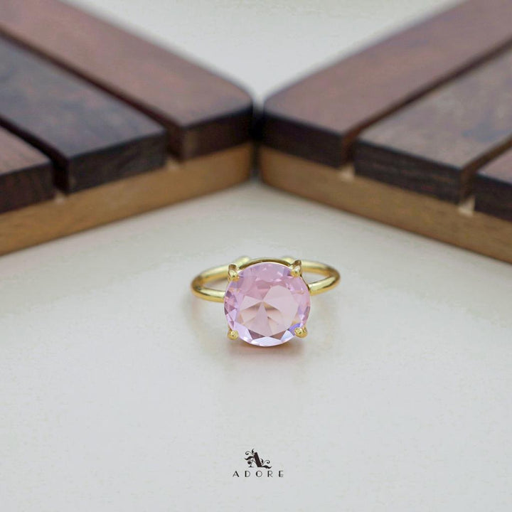 Golden Claw Glossy Round Ring