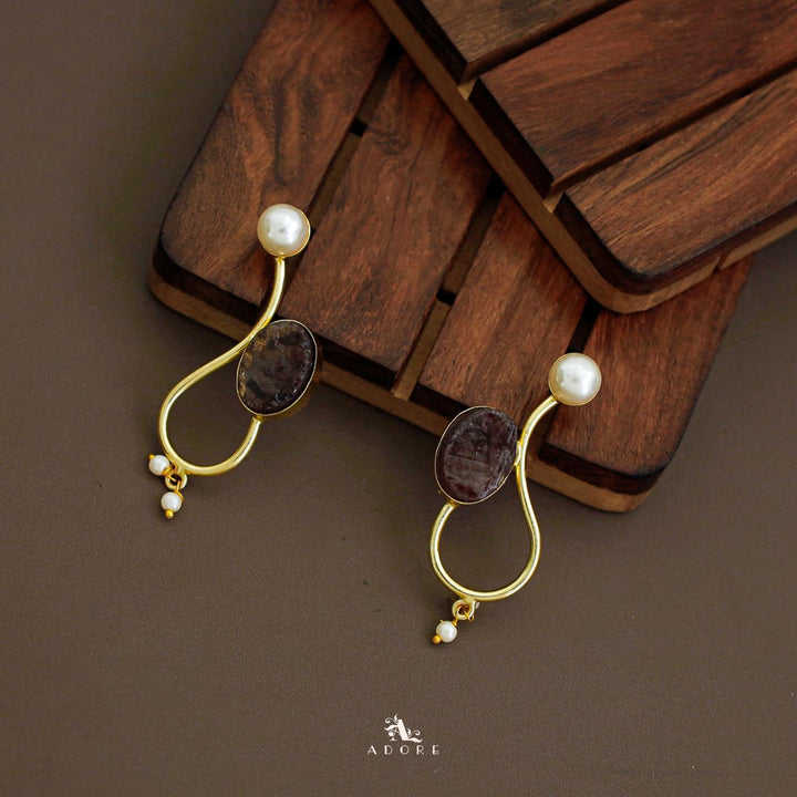 Alani Pearl Oval Earring (Dyed Stone)