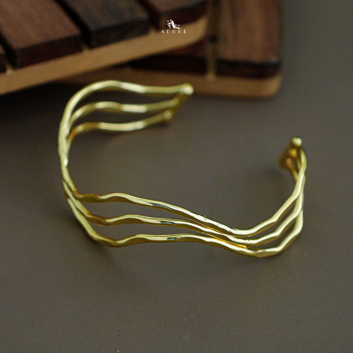 Dilara Golden Layered Zig Zag Bangle