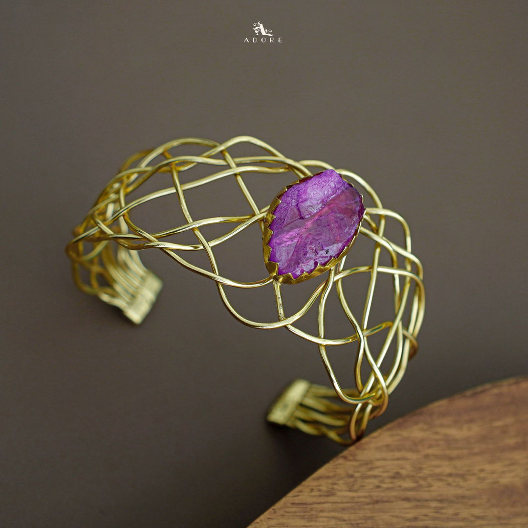 Linnet Golden Curly Wave Dyed Stone Bangle