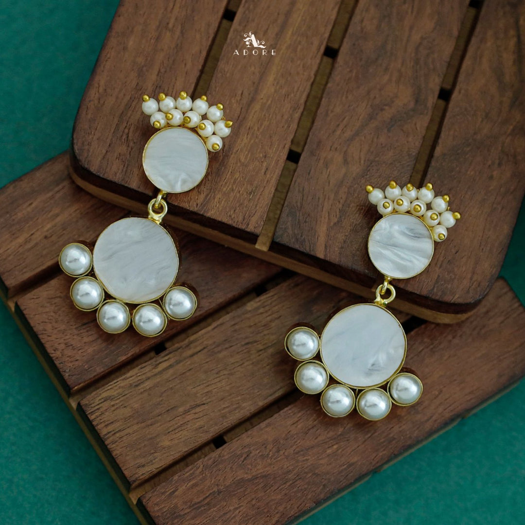 Astrid Pearl Cluster Glossy Round MOP Earring