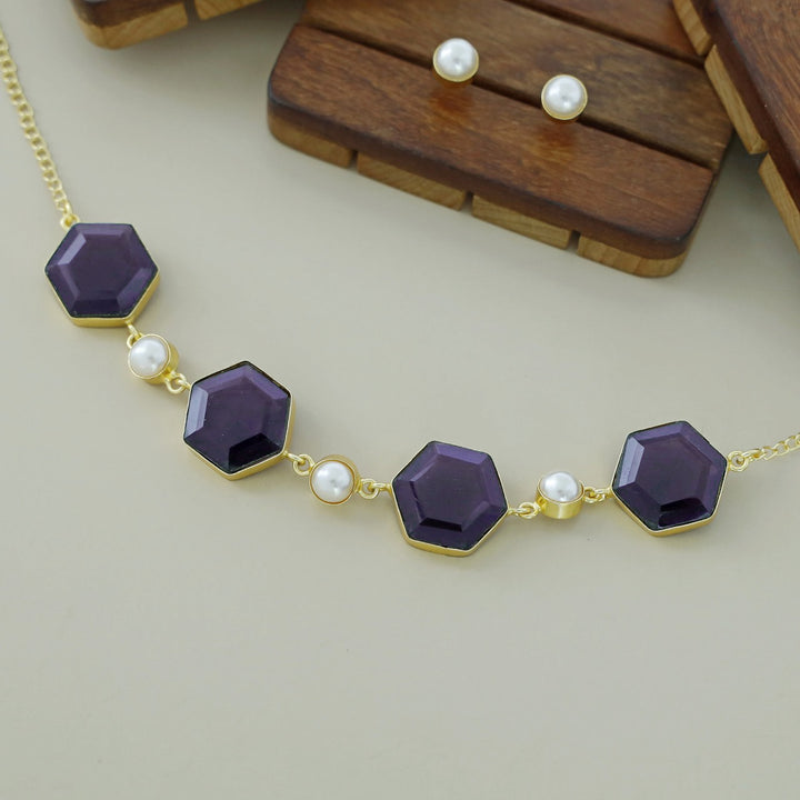 4 Hexa Glossy Pearl Choker with Stud