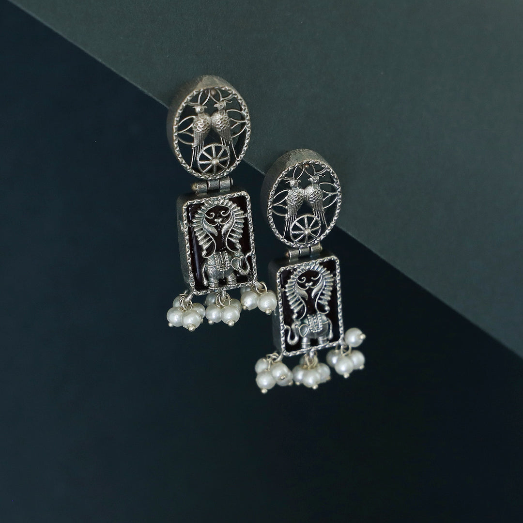 Noora Oval Rectangle Glossy stone Pearl Earring