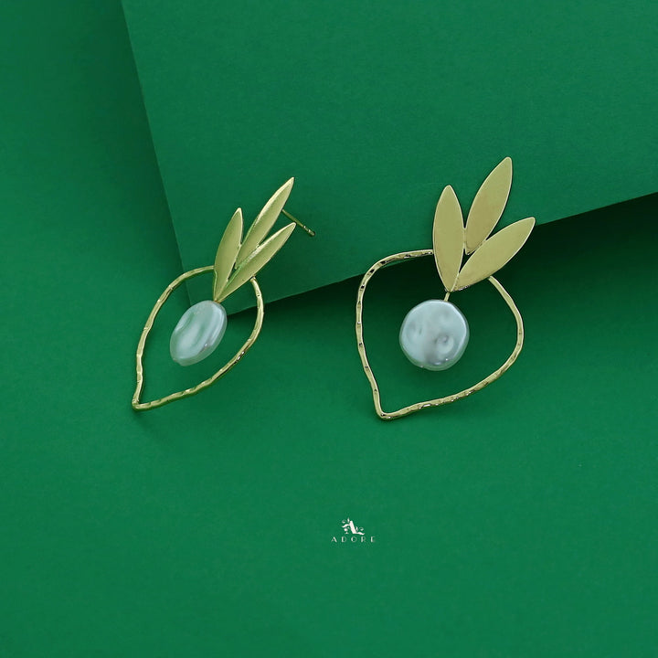 Delores Golden Strawberry Baroque Earring