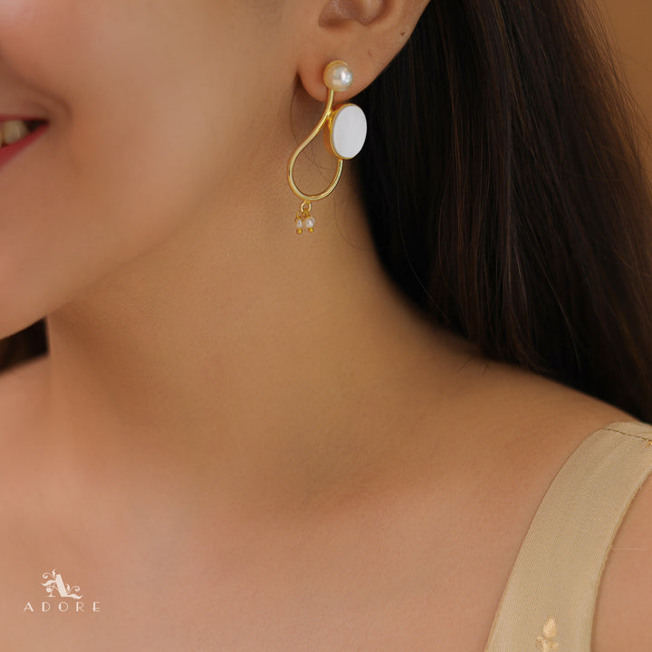Alani Pearl Oval Earring