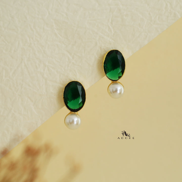 Laney Golden Oval Glossy Stone Pearl Earring