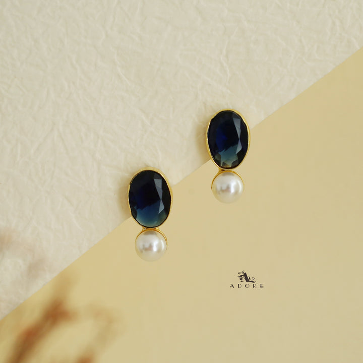 Laney Golden Oval Glossy Stone Pearl Earring