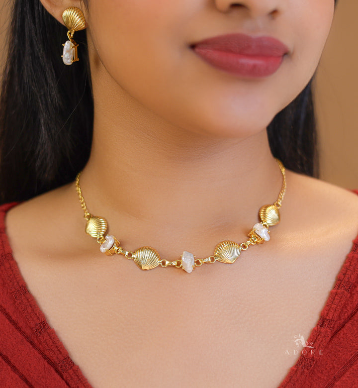 Maleea Seashell And Baroque Neckpiece With Earring