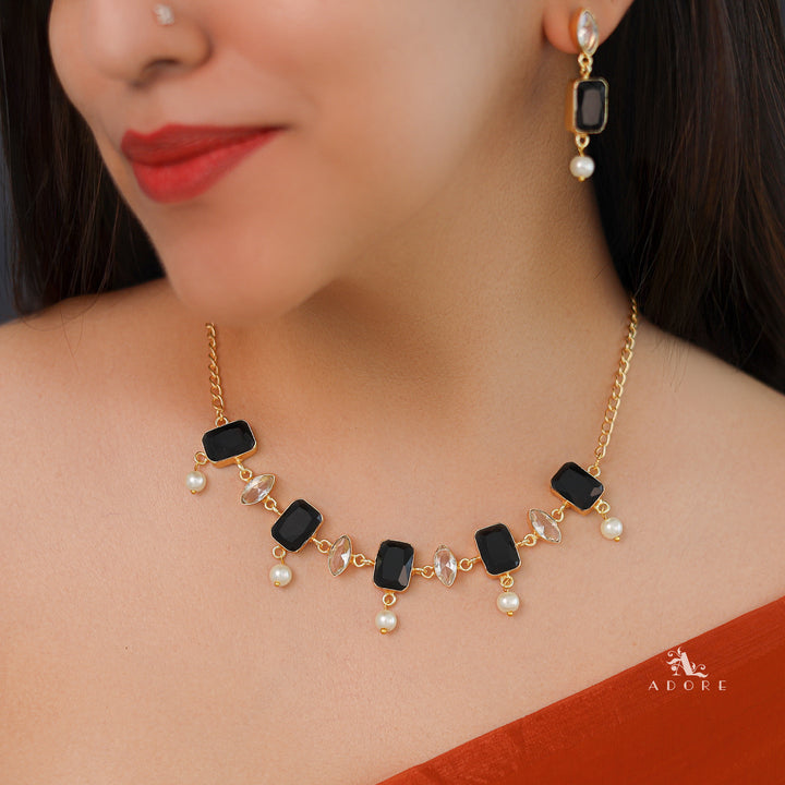 Glossy Square Ellipse Pearl Neckpiece with Earring