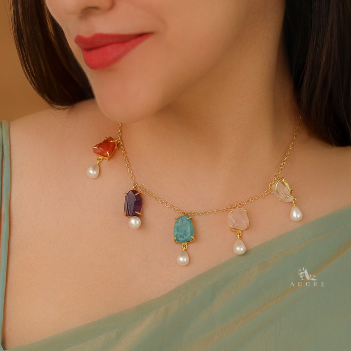Mawar Claw Raw Stone Pearl Neckpiece