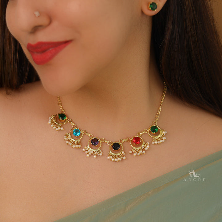 6 Stone Circle Short Neckpiece With Stud