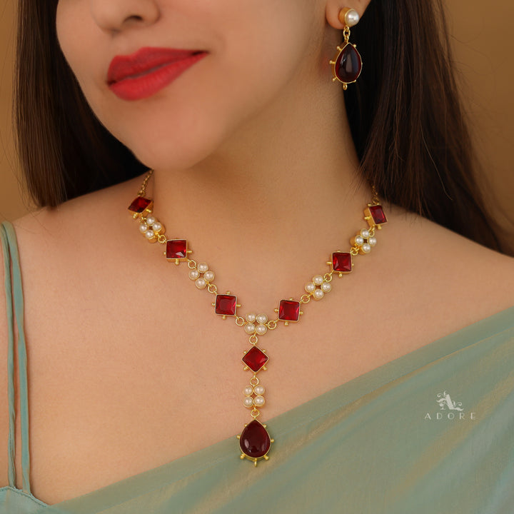 Cailyn Glossy Stone Pearl Neckpiece With Earring