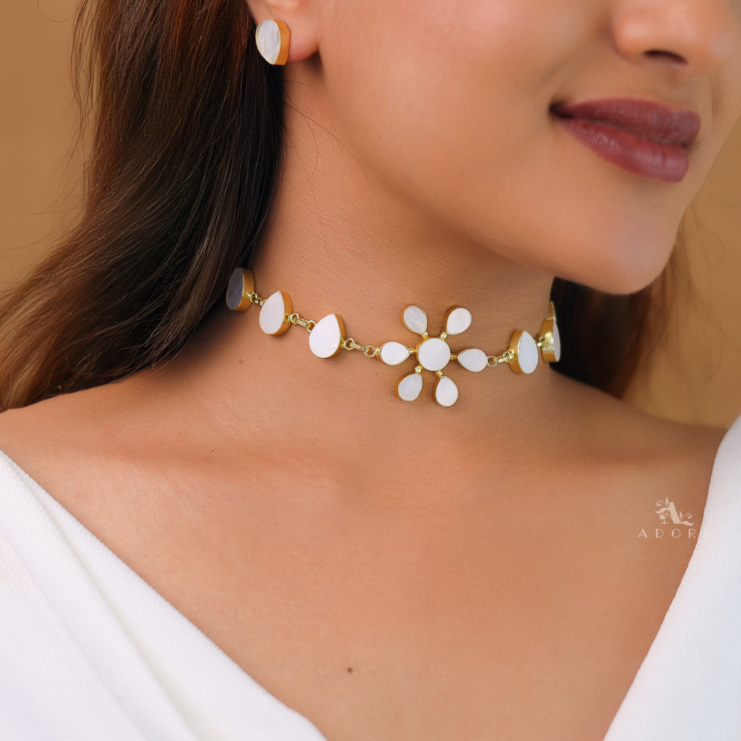 Suganya Mop Choker With Stud