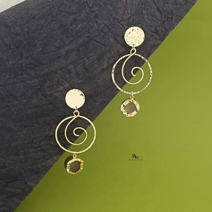 Lyra Golden Swirl Raw Stone Earring