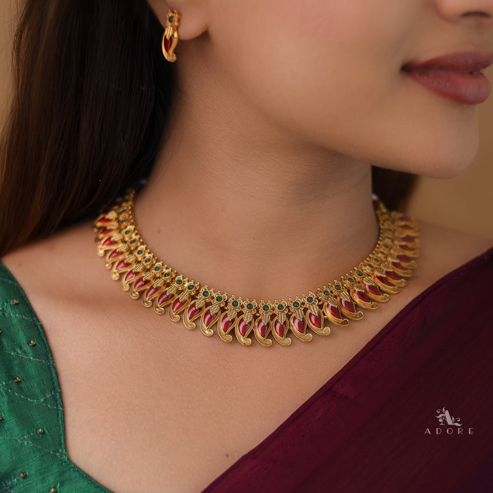 Girinandini Golden Palakka Short Neckpiece With Stud