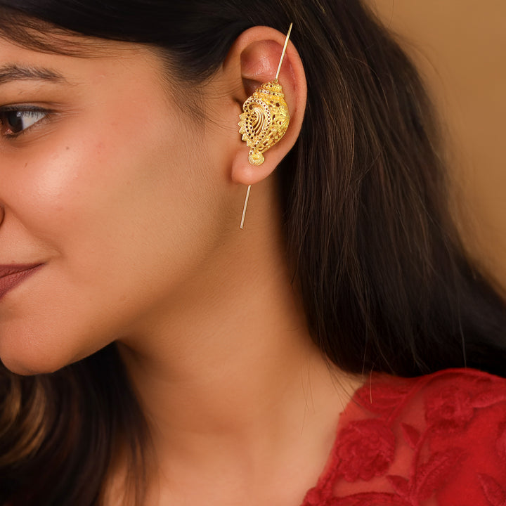 Golden Conch Shell Ear-Cuff (Set Of 2)
