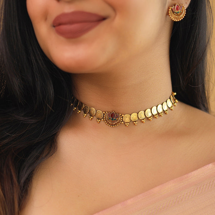Tanisha Half Moon Lotus Kashi Choker With Earring