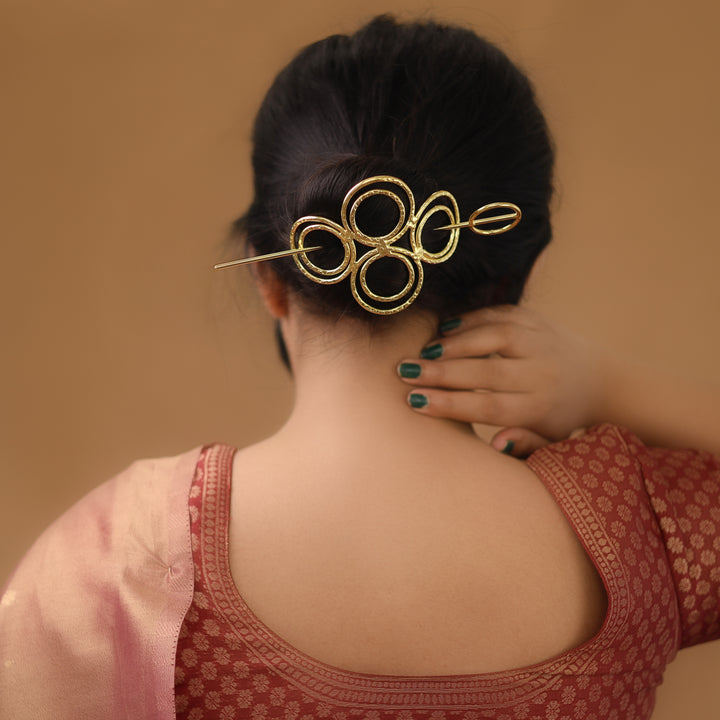 Naysa Tetra Hammered Circle  Hair Pin