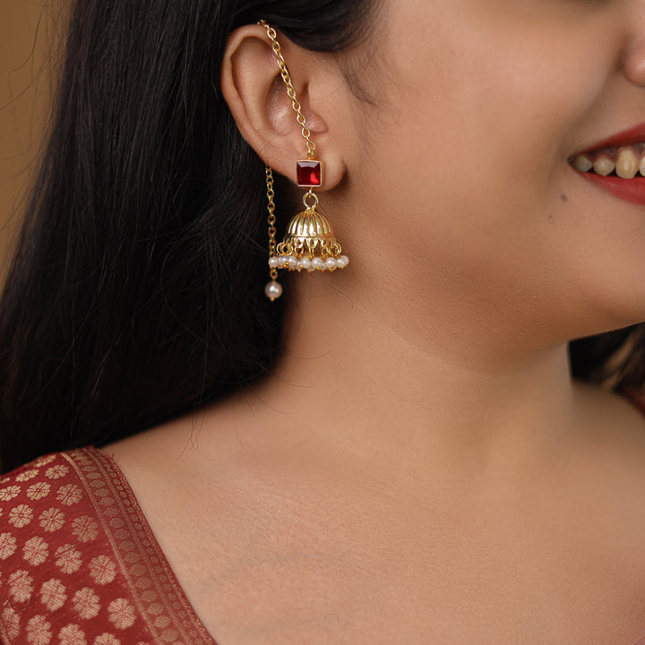 Aadhavi Glossy Pearl Jhumka With Ear Chain