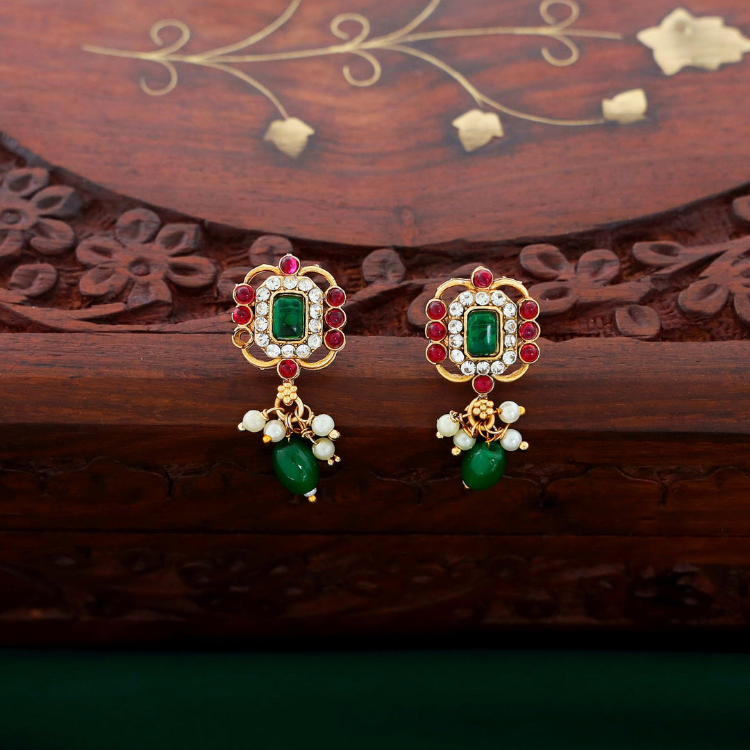 Anaya Emerald Pearl Neckpiece With Earring