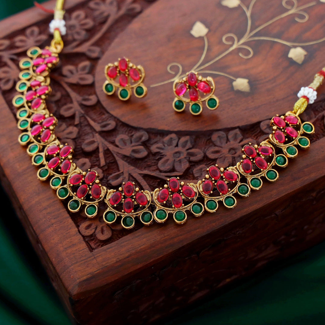 Tanay Circle+Oval Kemp Stone Neckpiece With Earring