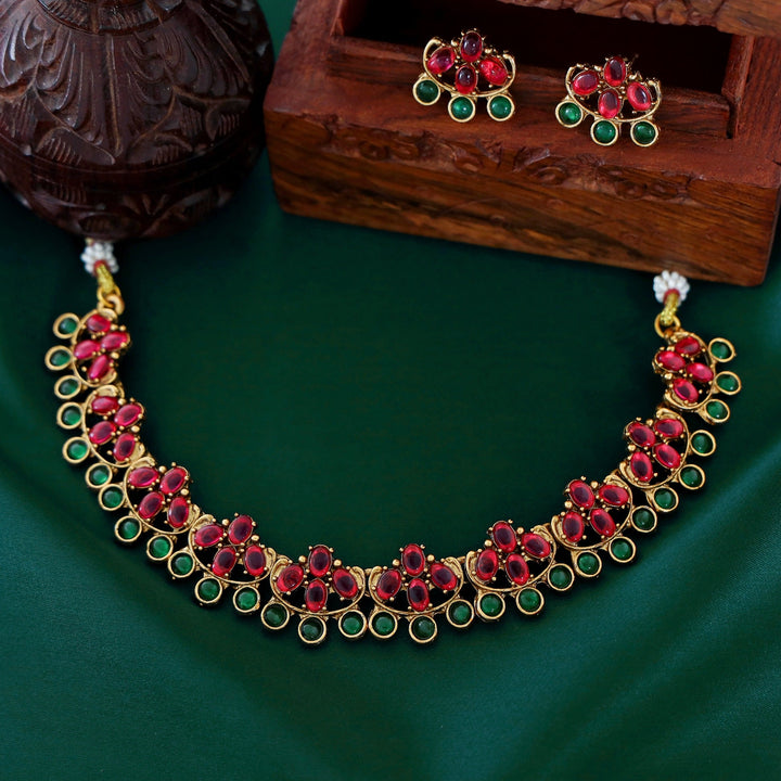 Tanay Circle+Oval Kemp Stone Neckpiece With Earring