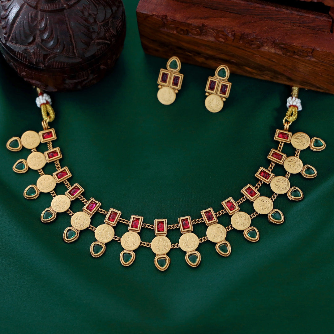 Vedika Kemp Stone Layered Kaashi Neckpiece With Earring