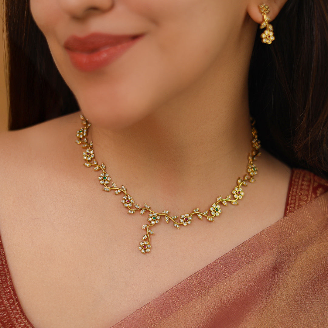 Aanchal Stone Flower & Leaf Short Neckpiece With Earring