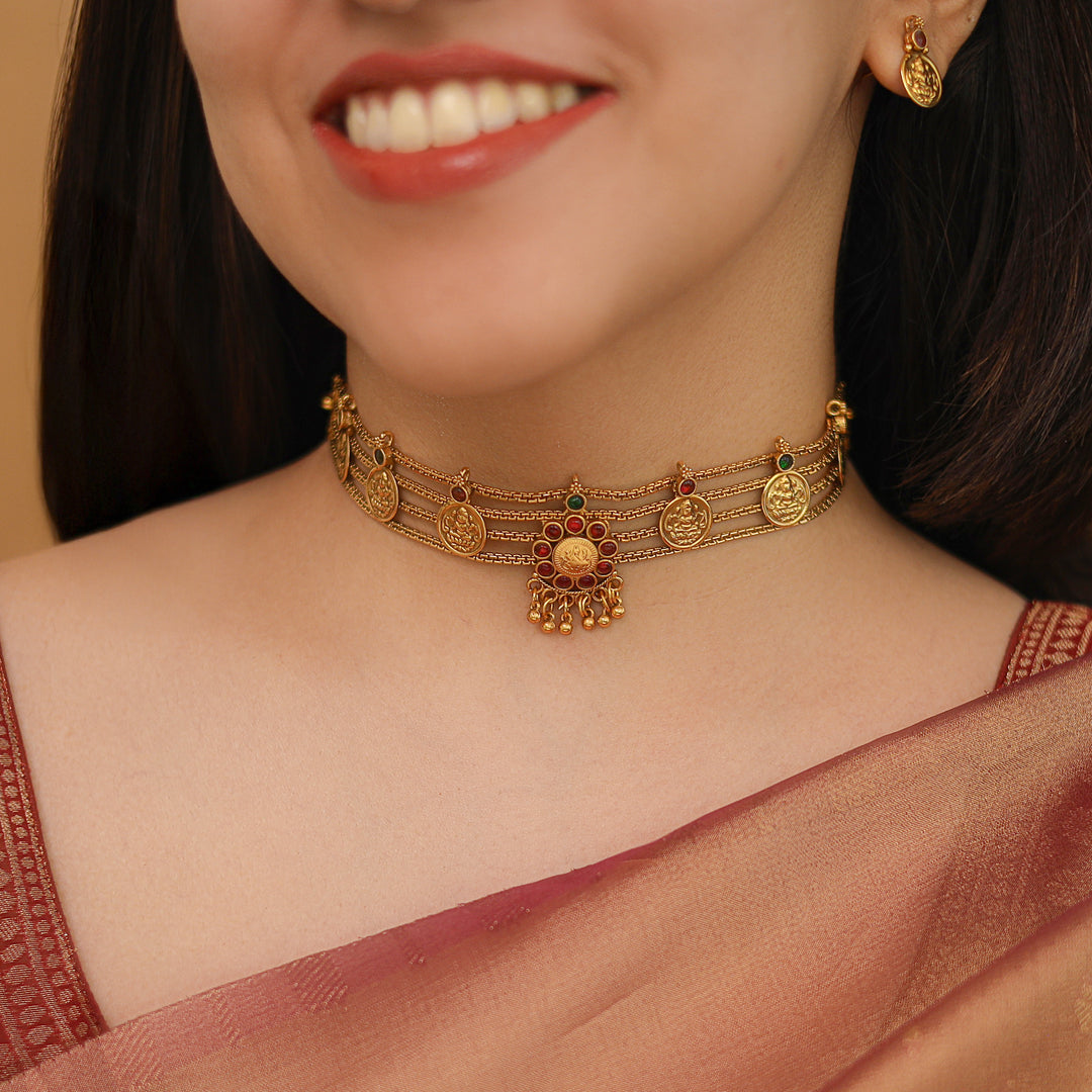 Samudra Pradvi 4 Layer Kashi Choker With Stud