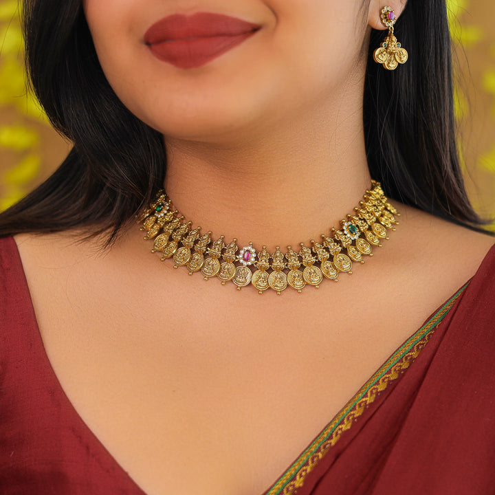 Indradhwaja Devi Kashi Short Neckpiece With Earring