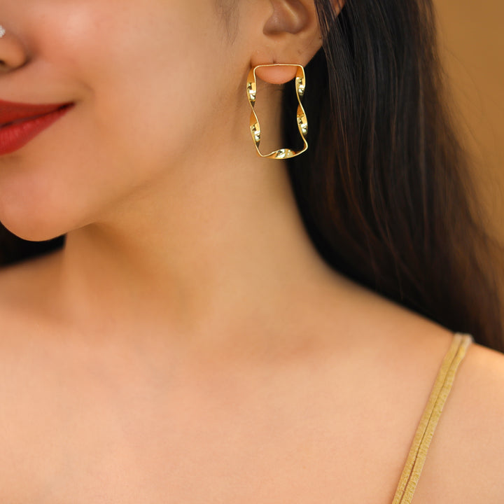 Reinaa Golden Twisted Rectangle Earring