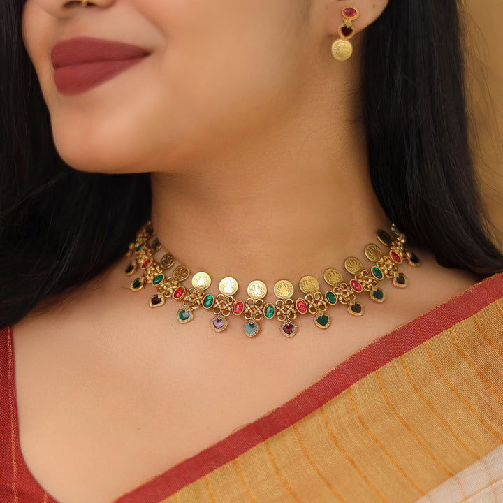 Adhitri Kashi Oval Kemp Stone Choker/Short Neckpiece With Earring