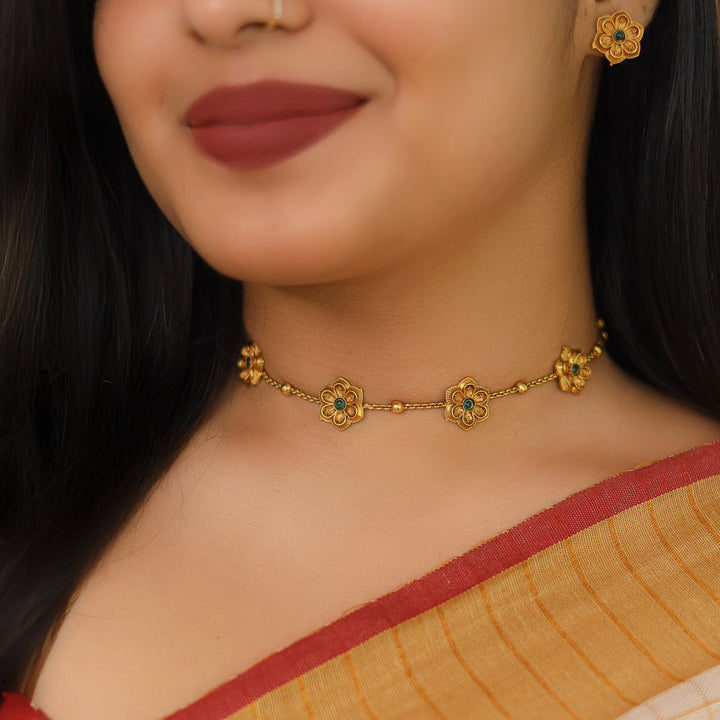 Prathima 5 Flower Golden Ball Short Neckpiece With Earring