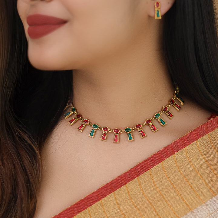 Tanmaya Kemp Stone Short Neckpiece With Earring