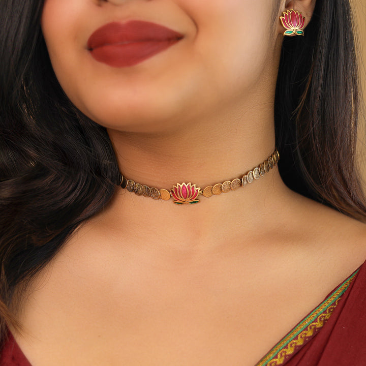 Advaita Enamel Lotus Kashi Choker With Stud